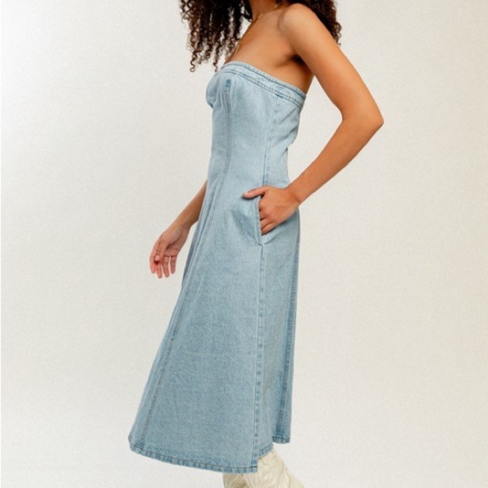 Le Lis Light Blue Strapless Denim Dress - Picture 5 of 6